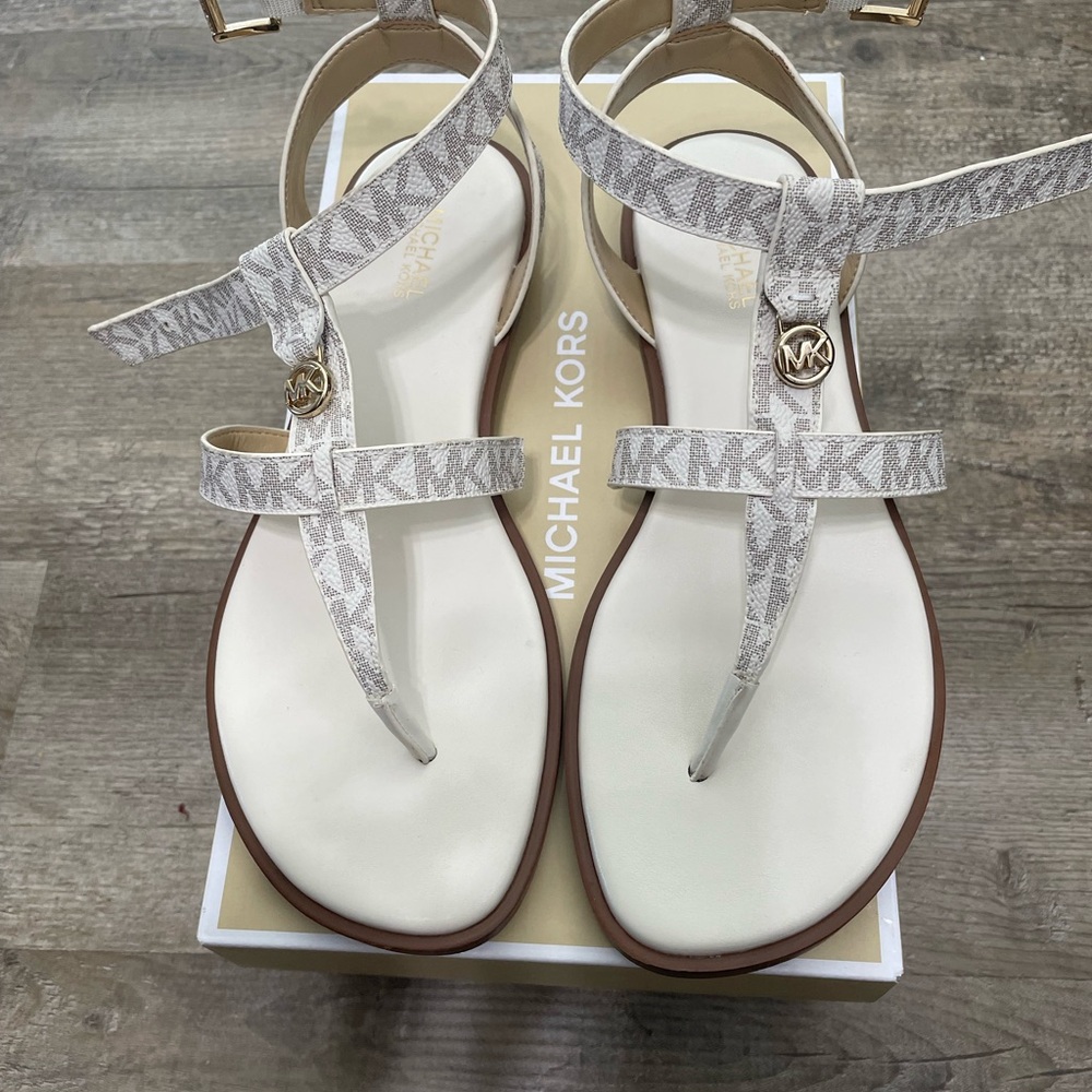 MK Sandal - Picture 1 of 3